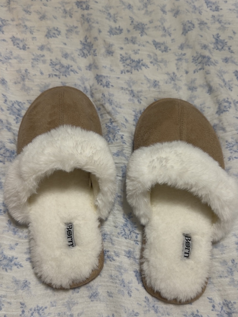Women’s Sherpa lined house shoes